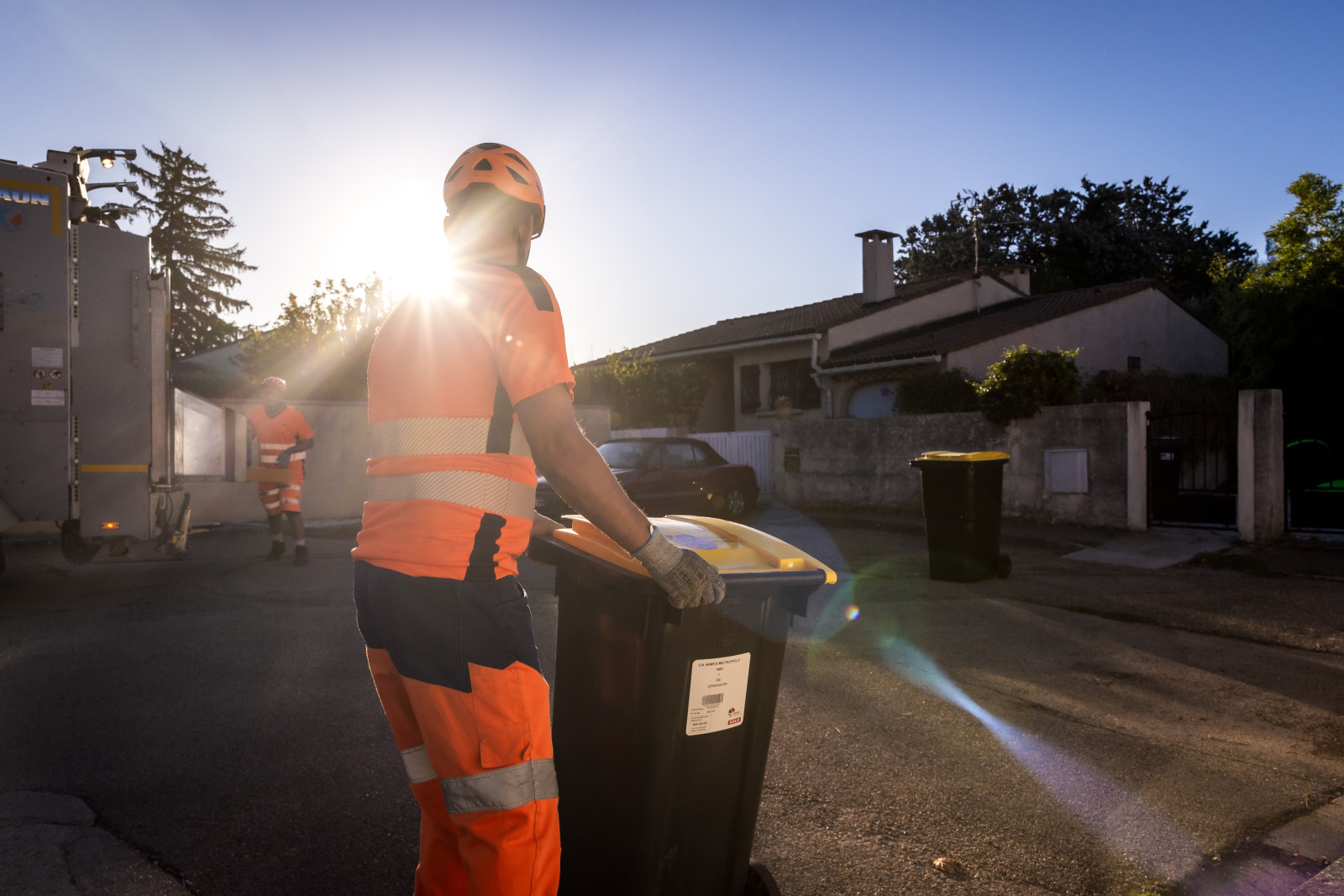 Demain, dès l’aube : dans les coulisses d’une tournée de collecte des déchets